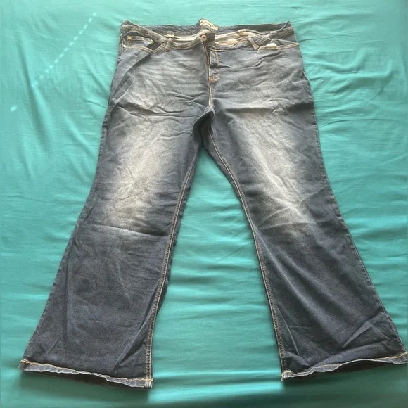 Torrid Size 28 Luxe Slim Boot Jean Mid Wash - Picture 6 of 12